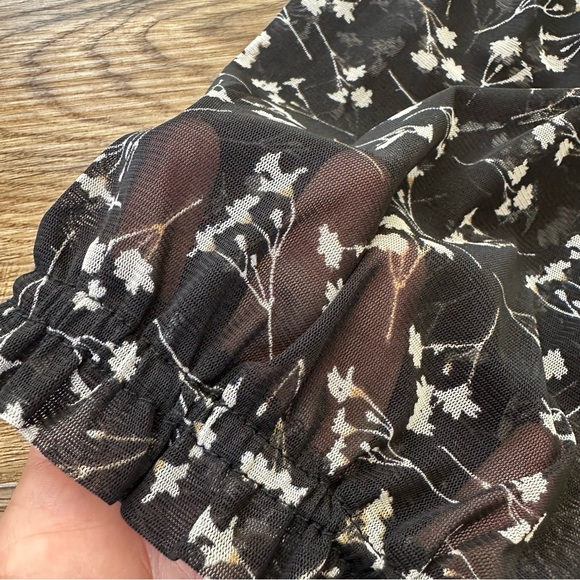 Rose & Olive Top Womens Large Sheer Layered Babydoll Blouse Black Floral Chiffon - Picture 4 of 8